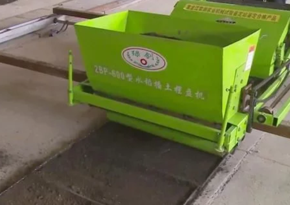 東北小伙發(fā)明水稻育秧機(jī)，效率提升50倍，可節(jié)省200個(gè)工人